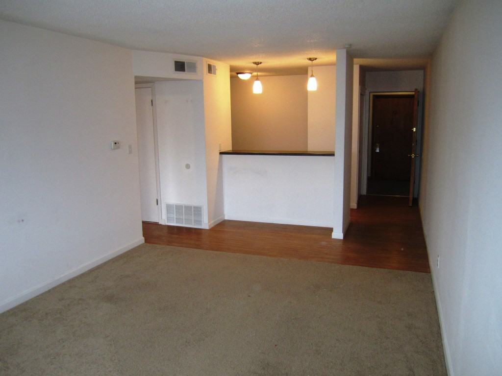 819 Armstrong Ave - Photo 7 of 11