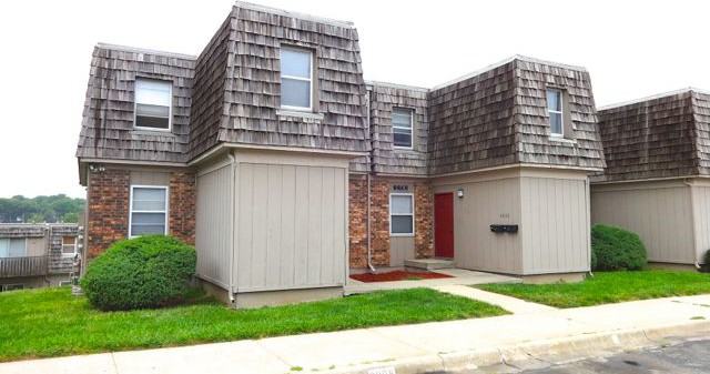 8747 Broadmoor St - Photo 4 of 9