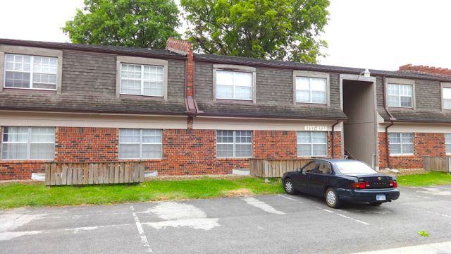 8747 Broadmoor St - Photo 5 of 9