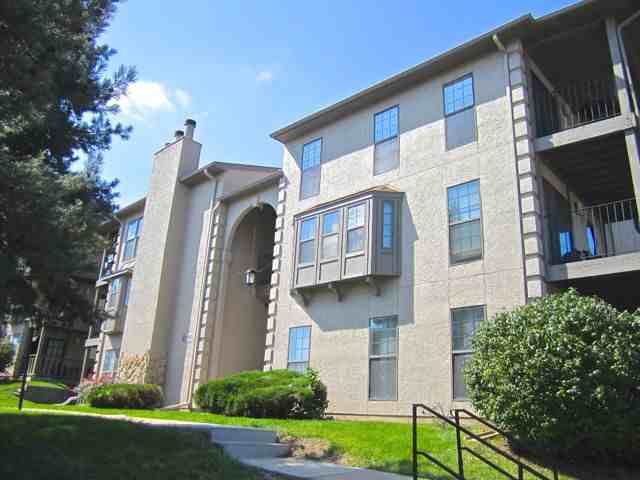 5417 Nw 85th St - Photo 5 of 25