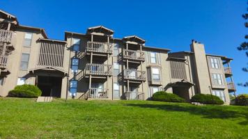 featured image of 820 E 93rd Ter