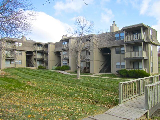 2404 Ne 70th St - Photo 2 of 22