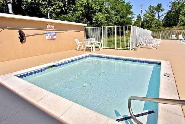 6943 N Bedford Ave - Photo 6 of 50