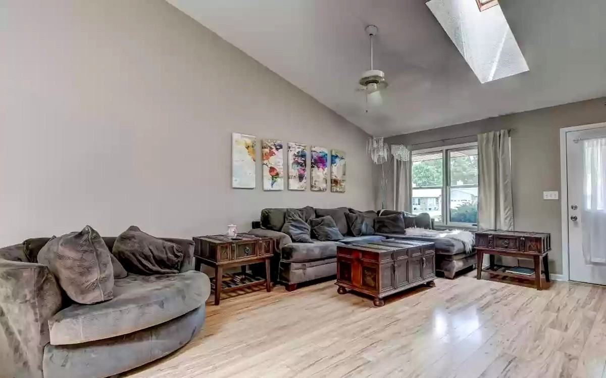 5211 Deerwood Lake - Photo 3 of 19