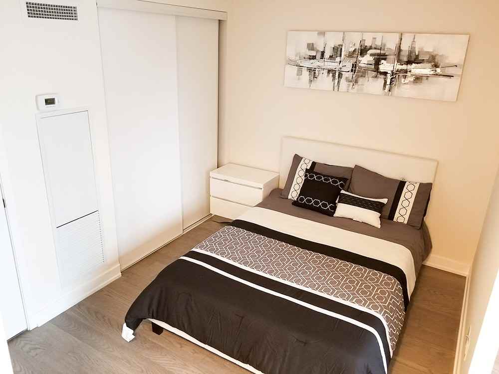 21 Dundonald Street #1603 - Photo 6 of 11