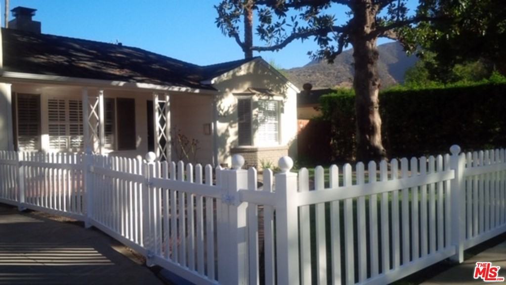 514 S Niagara St - Photo 2 of 18