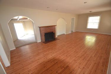 19855 Katy Way - Photo 2 of 12