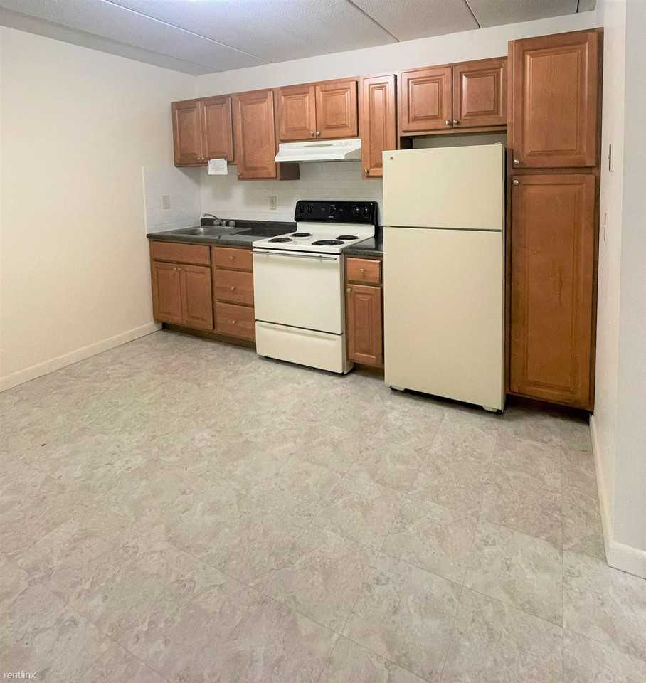 763 Main St - Photo 3 of 9