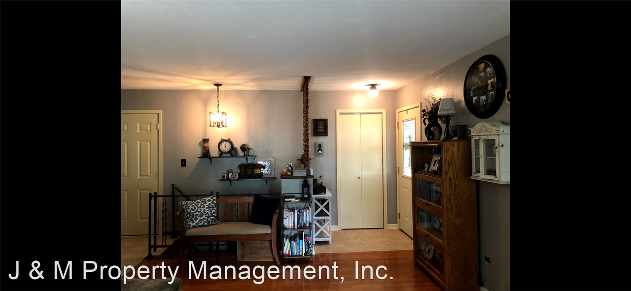 209 Catalina Ave - Photo 2 of 12