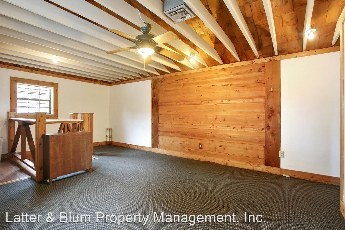 7808 Maple St - Photo 3 of 9