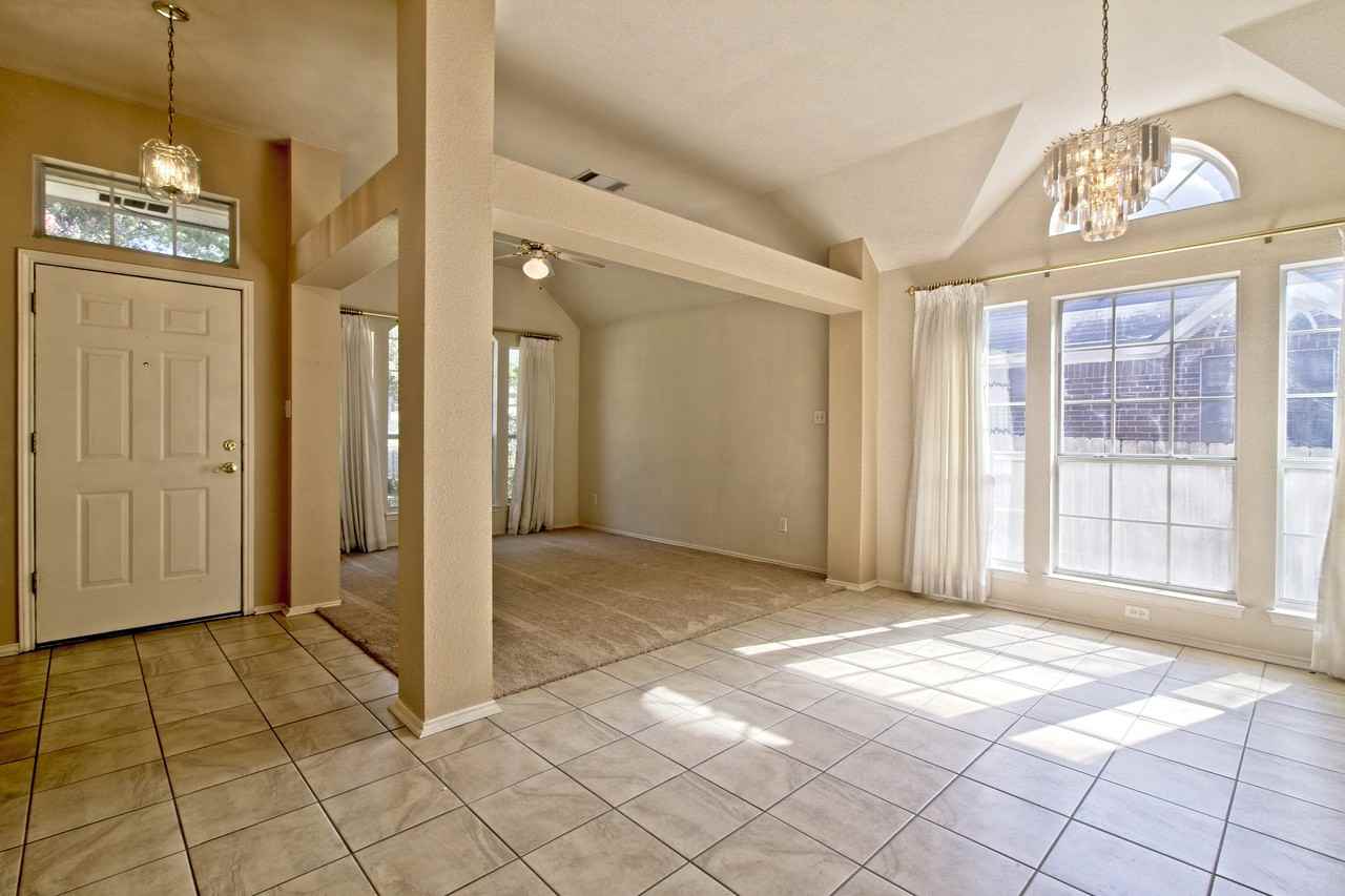 108 Rio Vista Dr - Photo 4 of 25