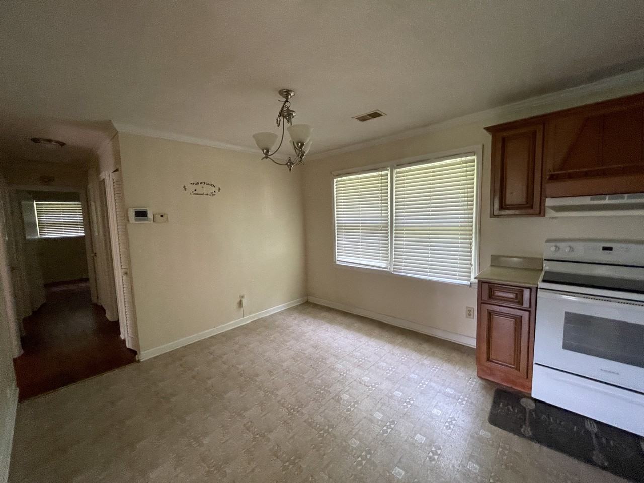 2516 Ranger Dr - Photo 3 of 7