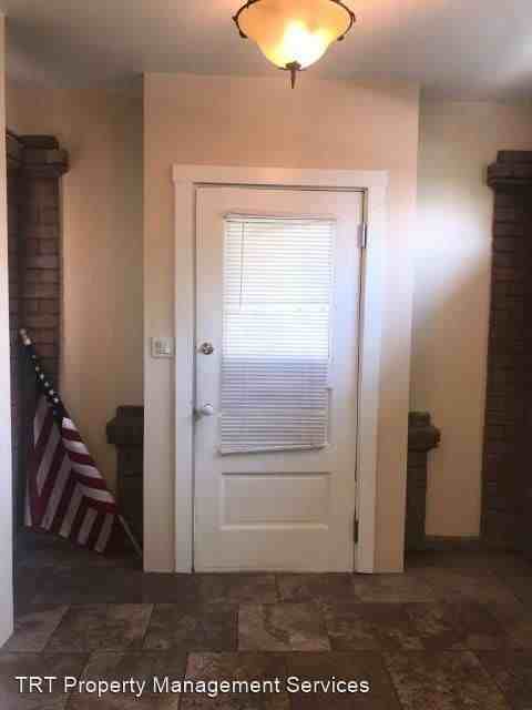 638 S 6th Ave - Photo 2 of 18