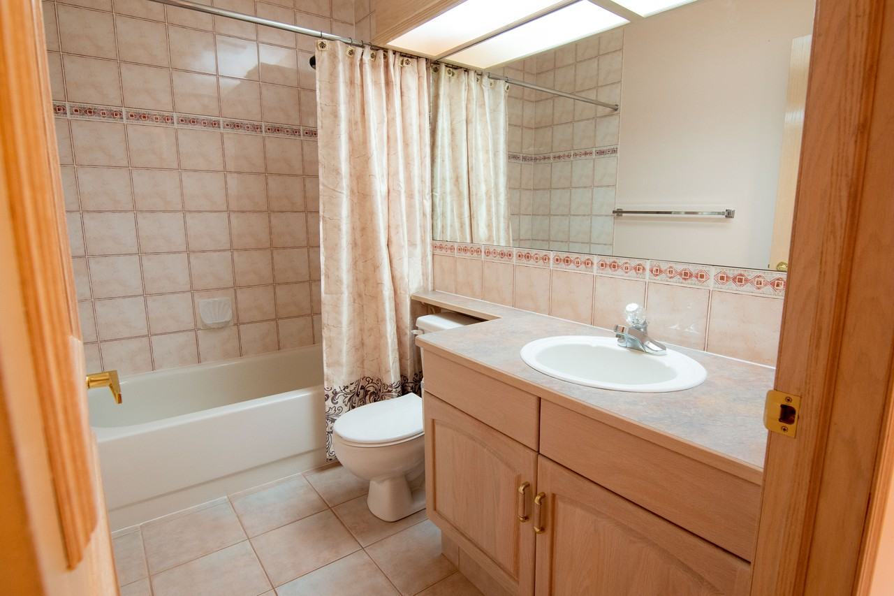 32 Canyon Crt W - Photo 2 of 13