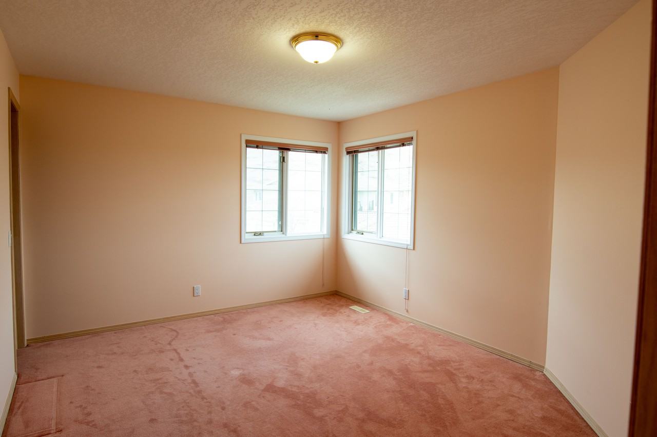 32 Canyon Crt W - Photo 3 of 13