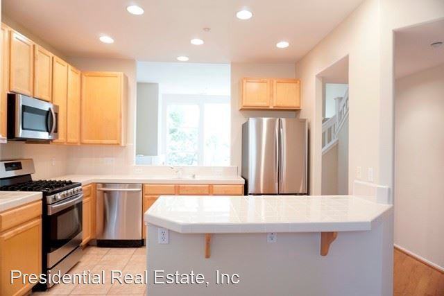 218 Village Ln - Photo 3 of 12