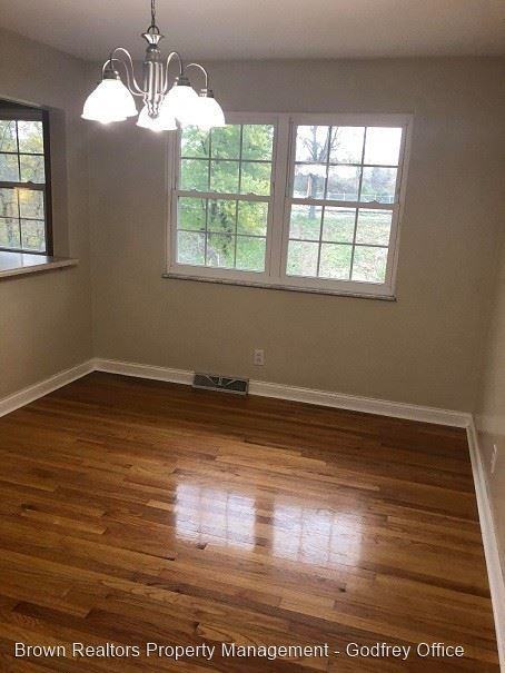 531 Sullivan St - Photo 3 of 15