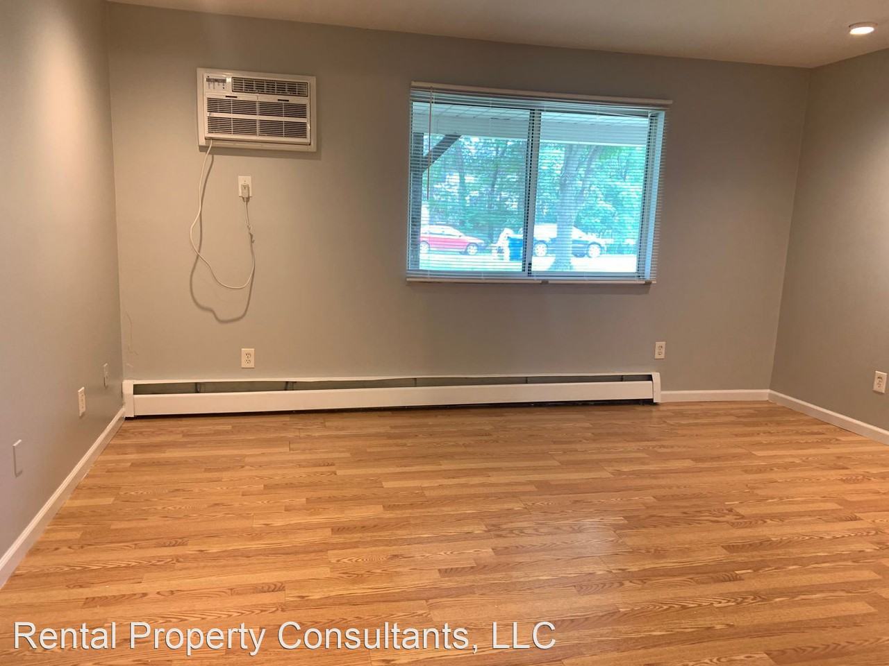 Gaines St SE - Photo 2 of 14