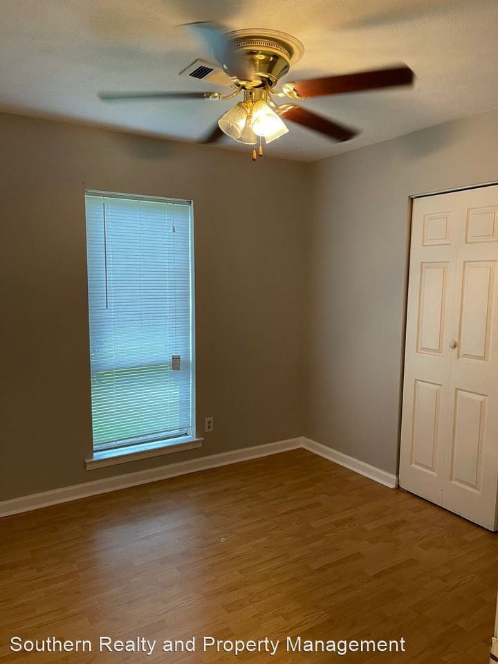 208 208 Magnolia Drive in Prattville - Photo 3 of 3