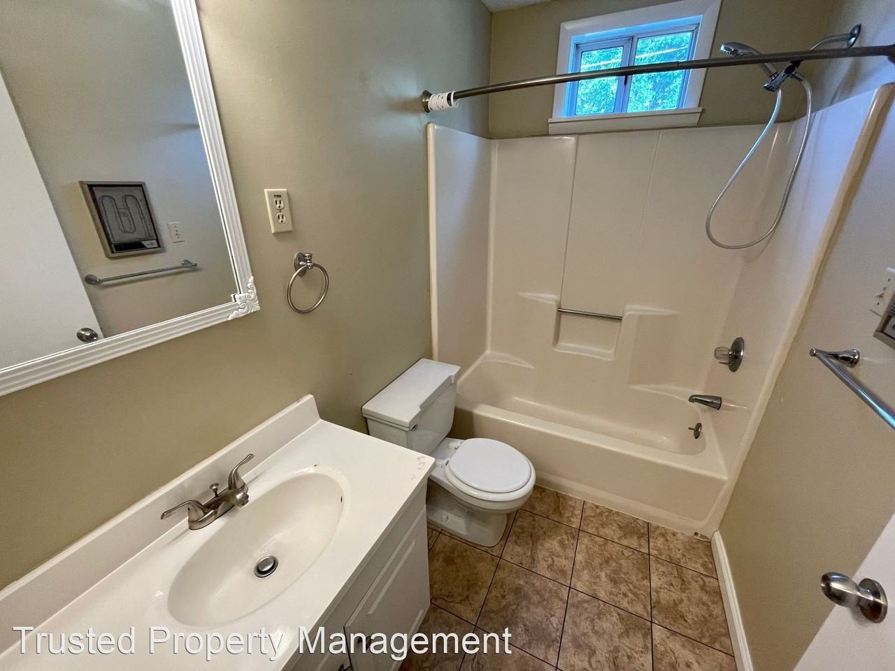 580, 584 Dorson Circle - Photo 3 of 4