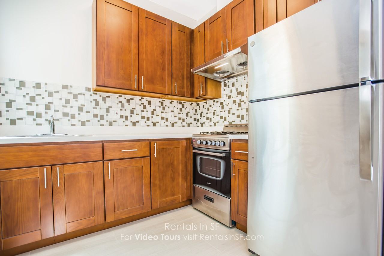 1118 Pine St #B - Photo 2 of 9