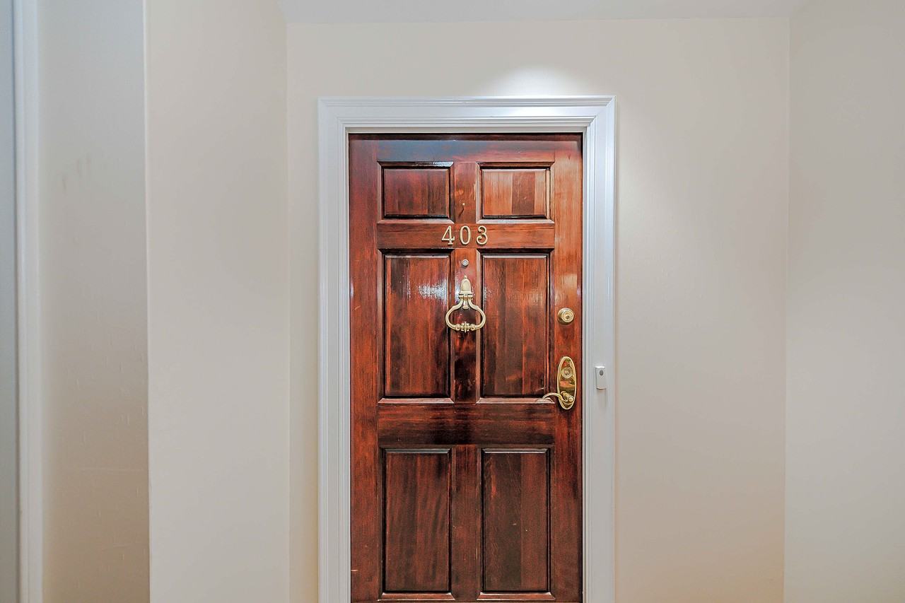 2445 Selwyn Ave Apt 403 - Photo 3 of 28