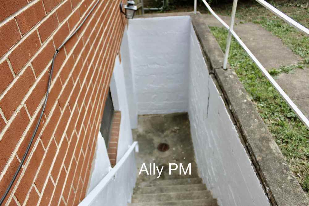 925 925 St. Claire - 1 - Photo 3 of 10