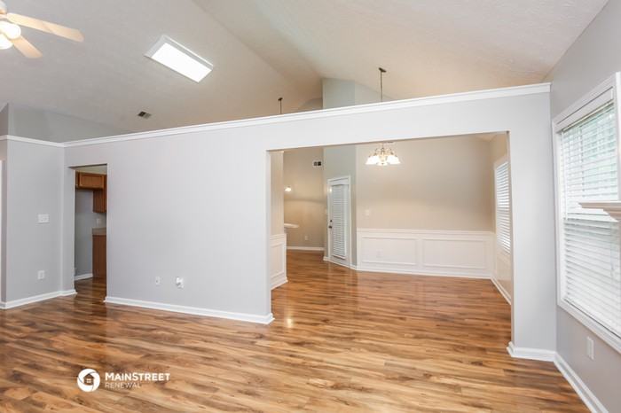 7140 Regent Ct - Photo 2 of 6