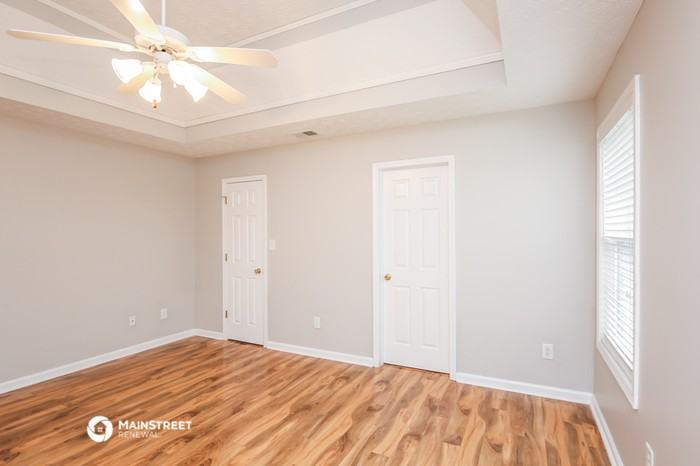 7140 Regent Ct - Photo 3 of 6