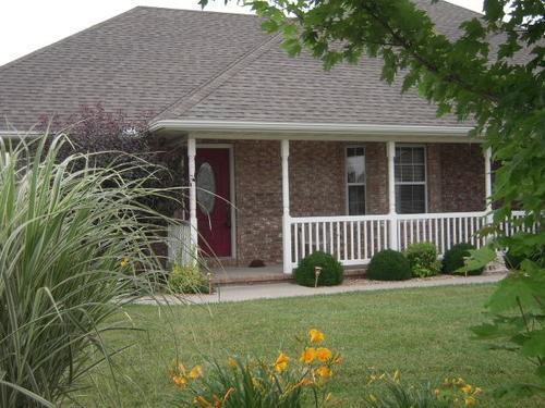 1091 Bond Ct - Photo 2 of 29