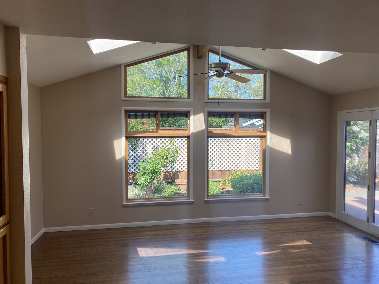 1646 Bonita Ave - Photo 2 of 6