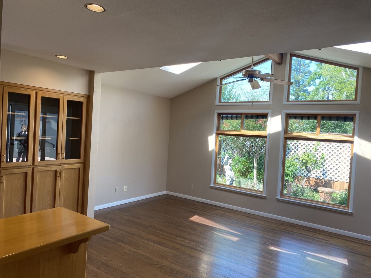 1646 Bonita Ave - Photo 3 of 6