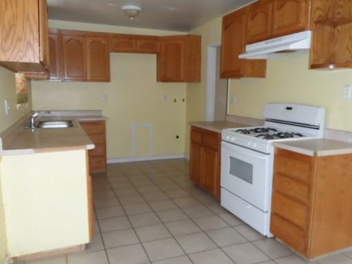 37943 Fairway Ave - Photo 2 of 11