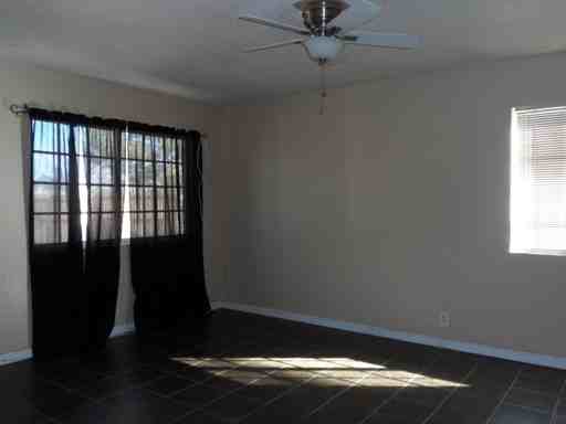 37943 Fairway Ave - Photo 3 of 11