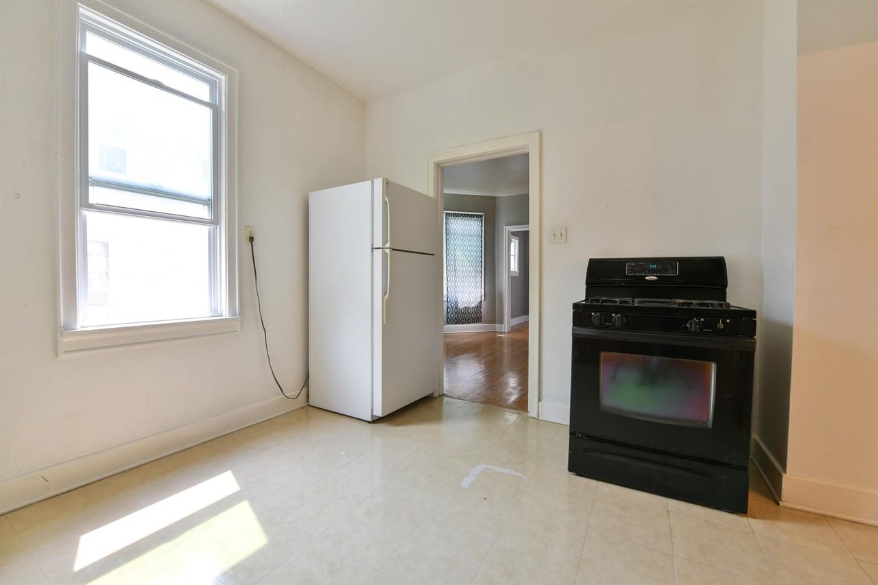 1217 Chicago St #1217 - Photo 4 of 20