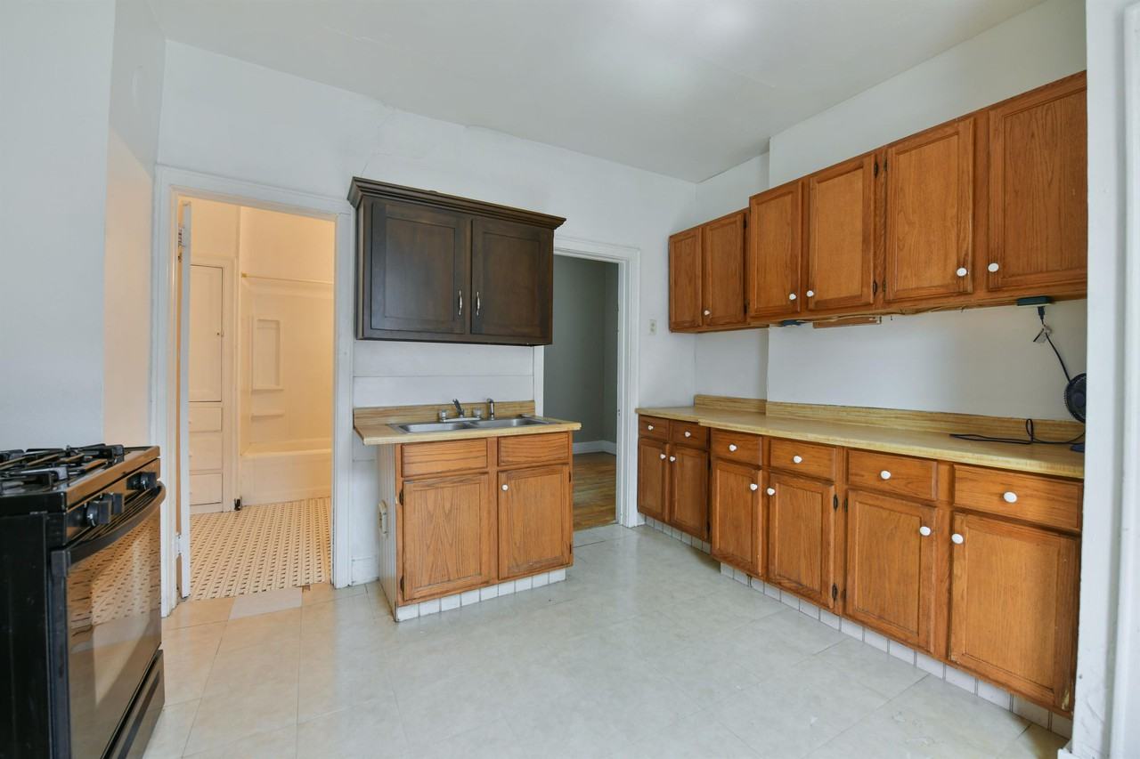 1217 Chicago St #1217 - Photo 5 of 20