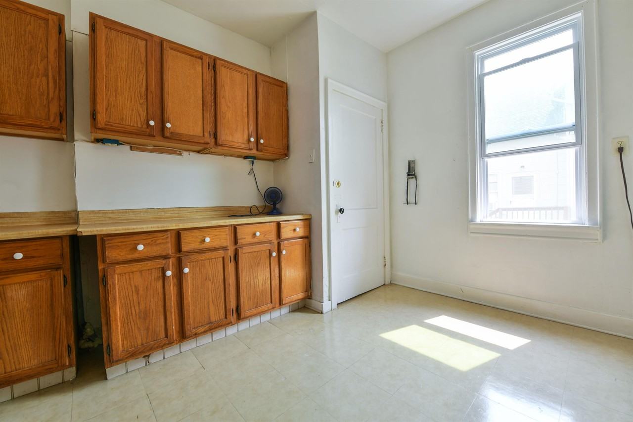 1217 Chicago St #1217 - Photo 6 of 20