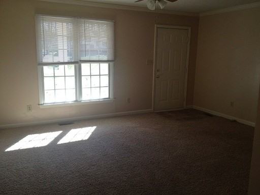 190 Meadow Dr - Photo 2 of 21