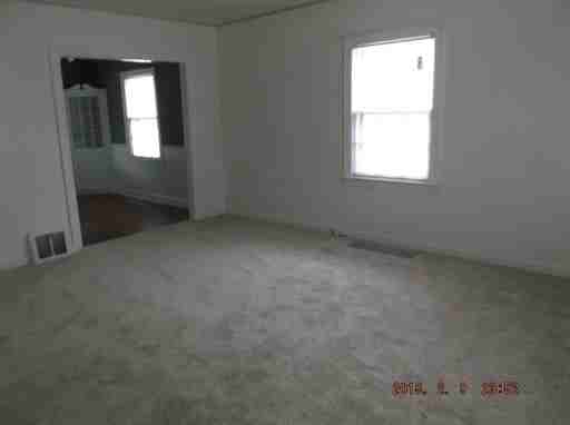 2517 Adams Ave - Photo 3 of 10