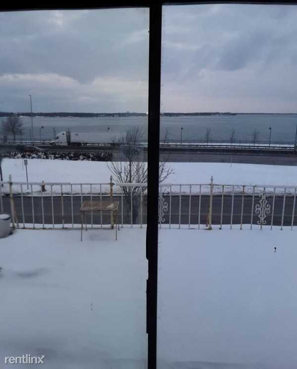 2371 Niagara St - Photo 2 of 11