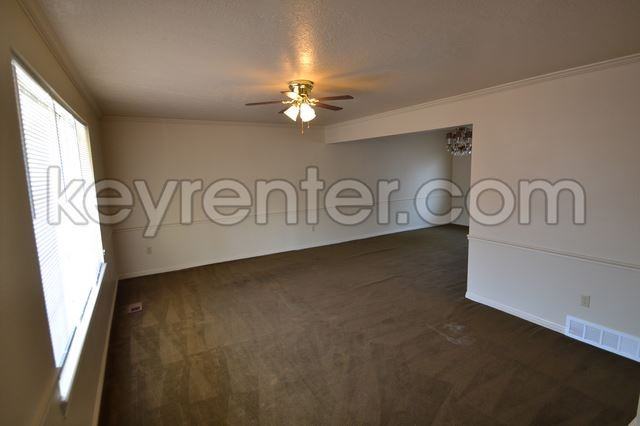 1761 N Main St - Photo 2 of 13