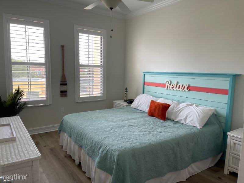 13941 Clubhouse Dr - Photo 3 of 12