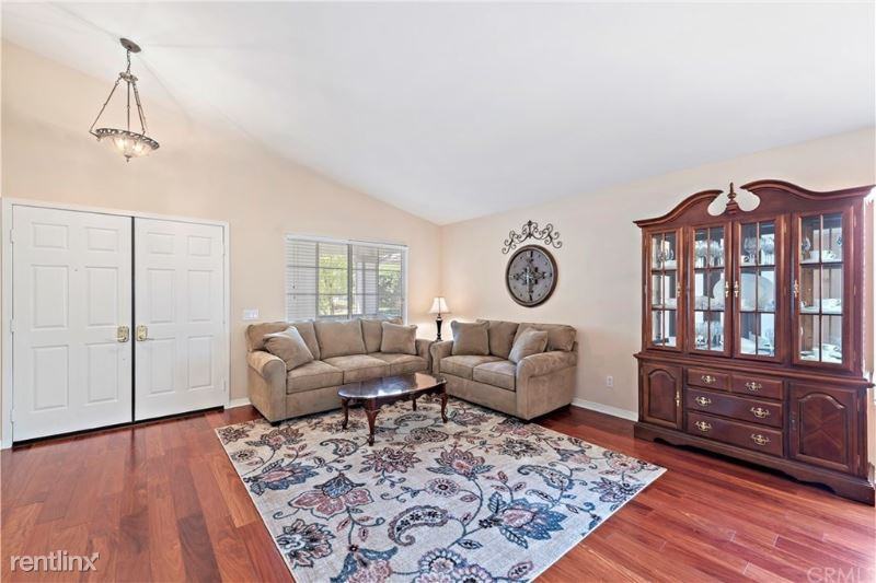 42 Gingham St - Photo 3 of 14