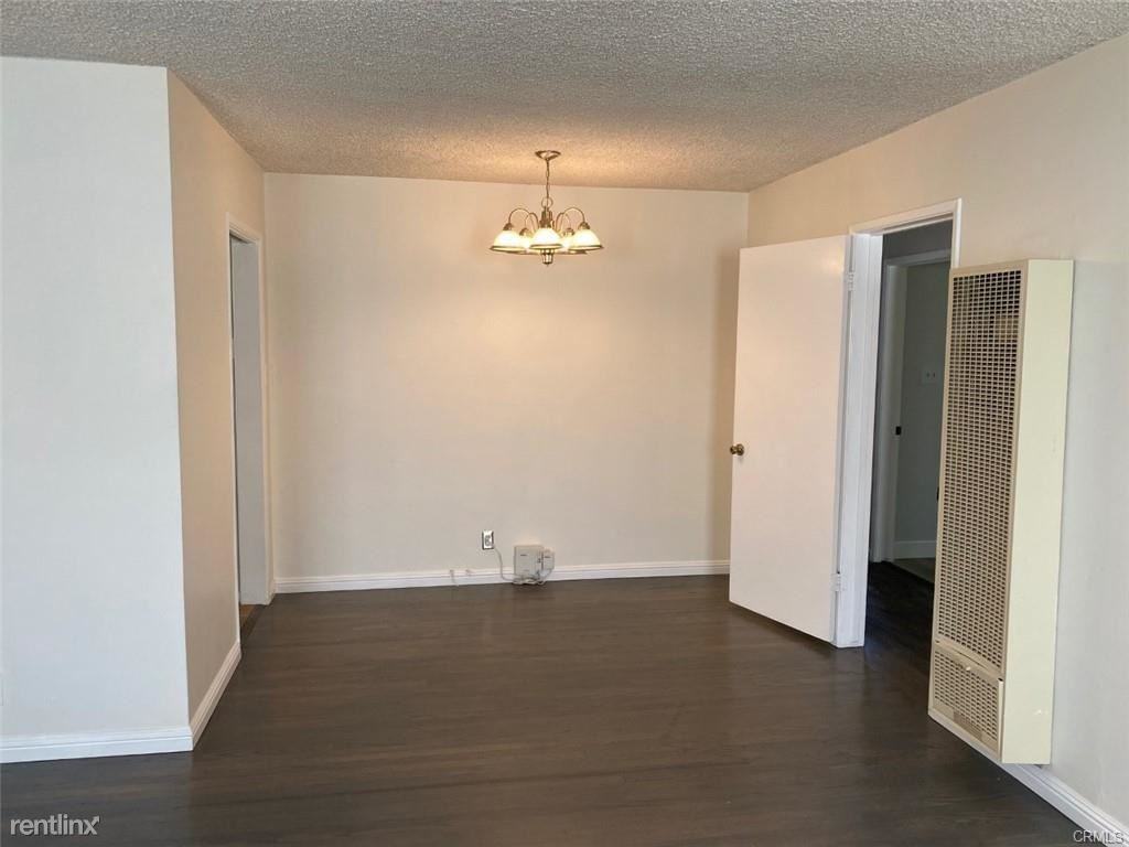 4113 Carmen St - Photo 3 of 10