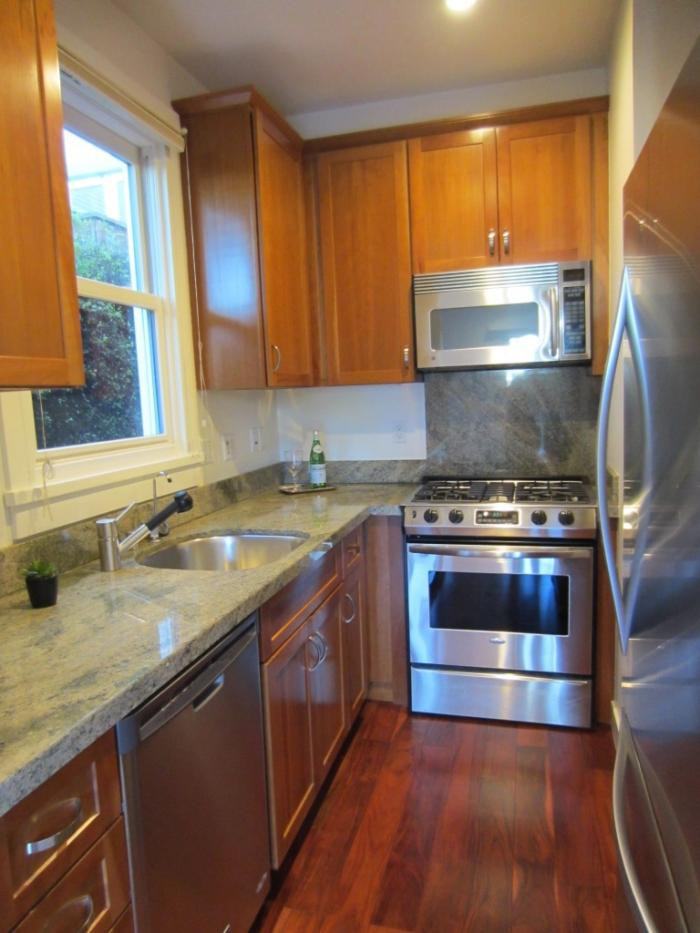 926 Grove St - Photo 2 of 17