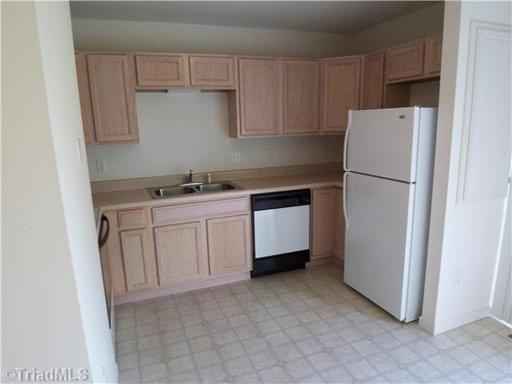 203 Nelson St - Photo 2 of 6