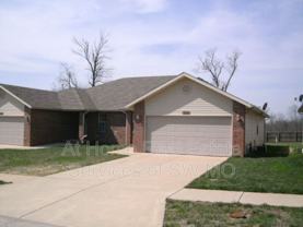 1091 N Northwood Ave - Photo 1 of 1
