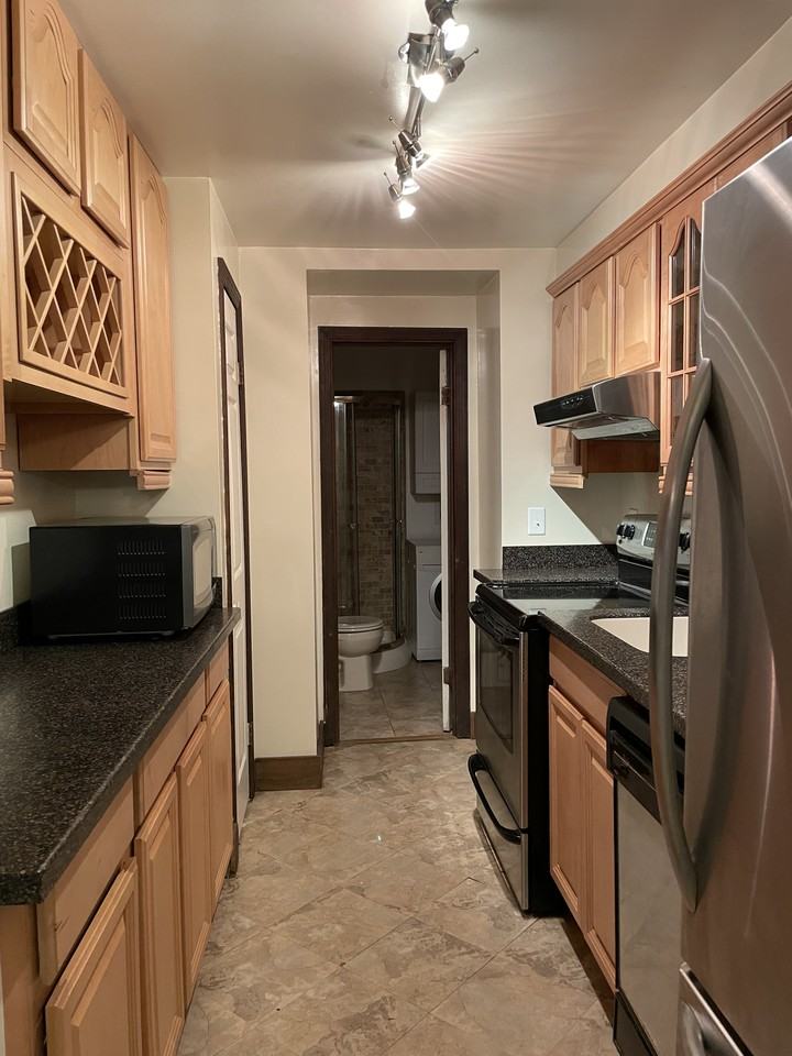 320 Hudson Ave #BS - Photo 2 of 10