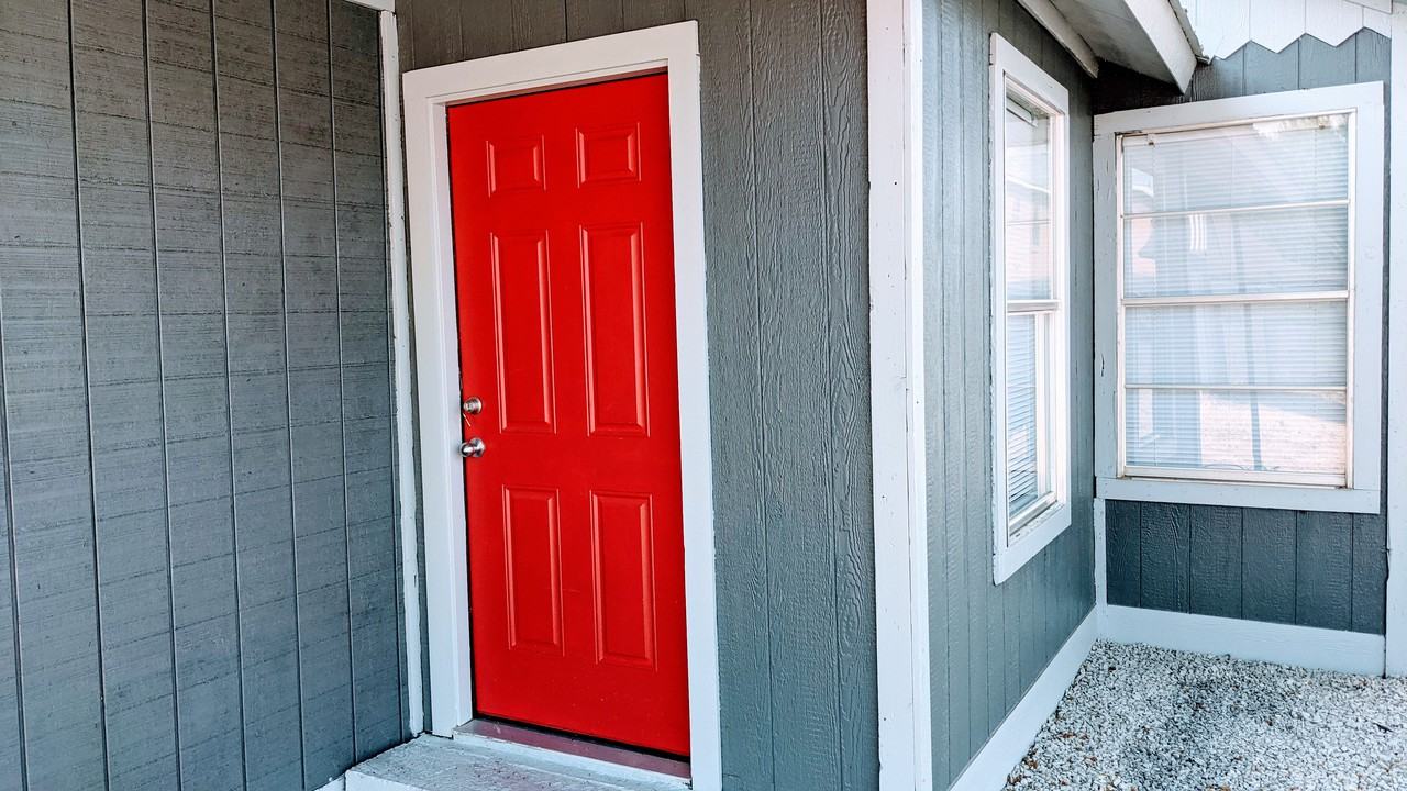 3005 Guerrero St - Photo 2 of 14