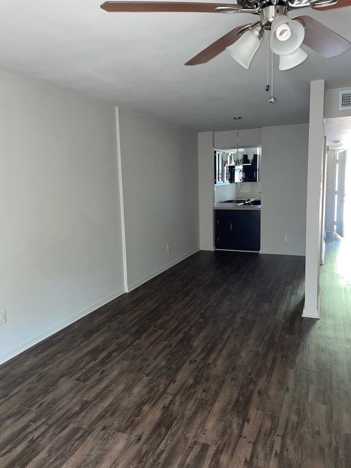 7800 N Hills Blvd #102 - Photo 4 of 15